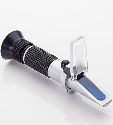 Refractometer